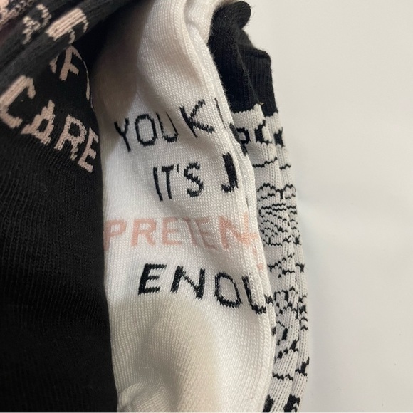 ✨ Schitt’s Creek Rose Apothecary Themed Women’s Ankle Socks (5 Pairs) - NWT ✨ - Picture 5 of 6